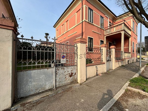 appartamento in vendita a Legnago in zona Porto