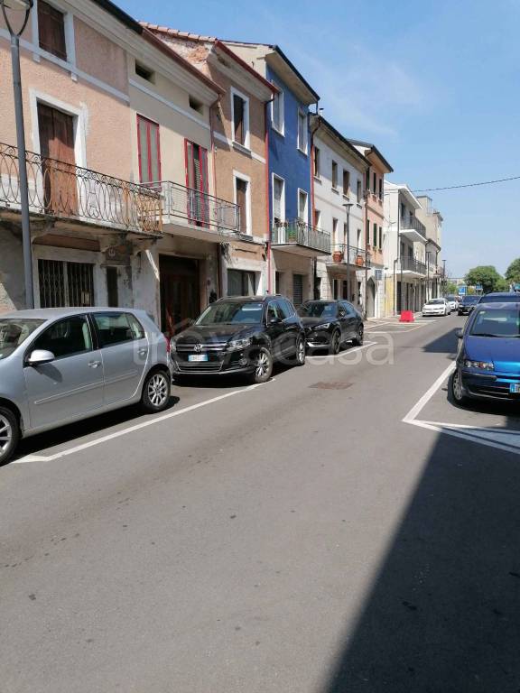casa indipendente in vendita a Legnago in zona Porto