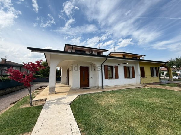 casa indipendente in vendita a Legnago in zona Porto