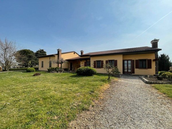 casa indipendente in vendita a Legnago in zona Porto