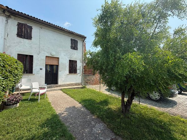 appartamento in vendita a Legnago in zona Porto