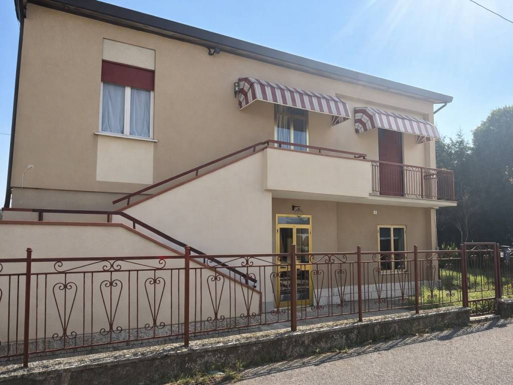 appartamento in vendita a Legnago in zona Vangadizza