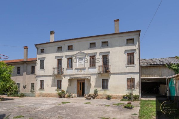 esavano in vendita a Legnago