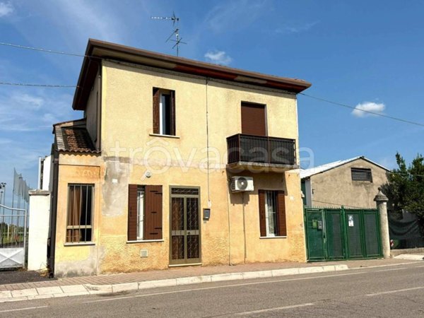 casa indipendente in vendita a Legnago in zona Vigo