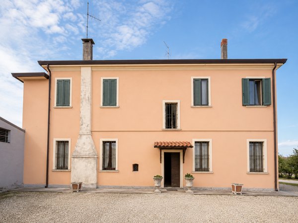 casa indipendente in vendita a Legnago in zona Porto