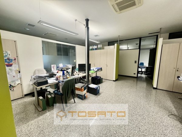 ufficio in vendita a Legnago in zona Porto