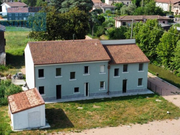 casa indipendente in vendita a Legnago in zona Terranegra