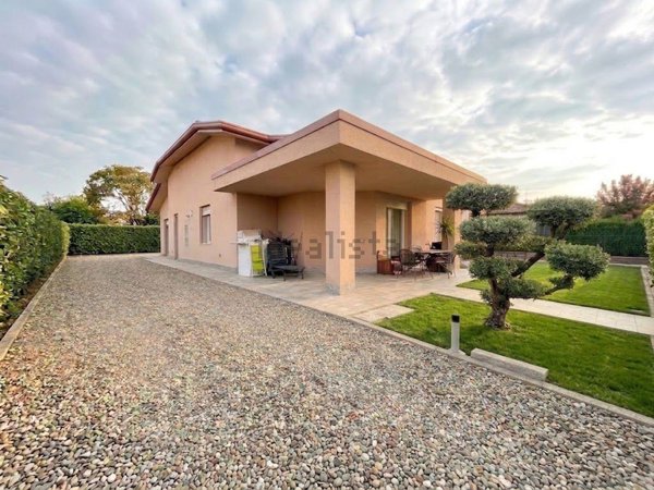 casa indipendente in vendita a Legnago in zona Porto