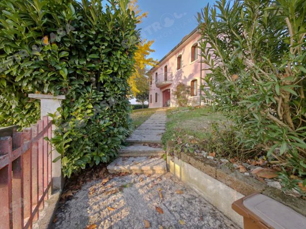 casa indipendente in vendita a Legnago in zona Porto