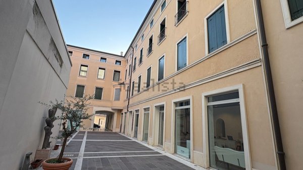appartamento in vendita a Legnago in zona Porto