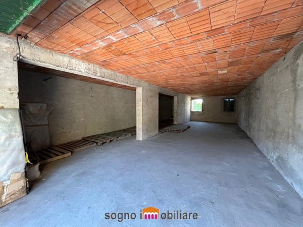 locale commerciale in vendita a Legnago in zona Vigo