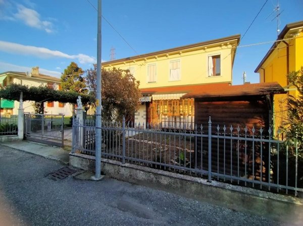 casa indipendente in vendita a Legnago in zona Terranegra