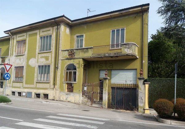 casa indipendente in vendita a Legnago in zona Porto