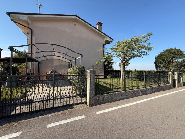 casa indipendente in vendita a Legnago in zona Porto