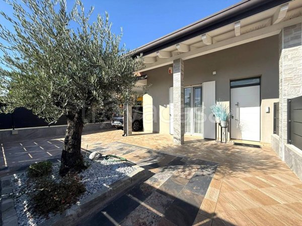 casa indipendente in vendita a Legnago in zona Porto
