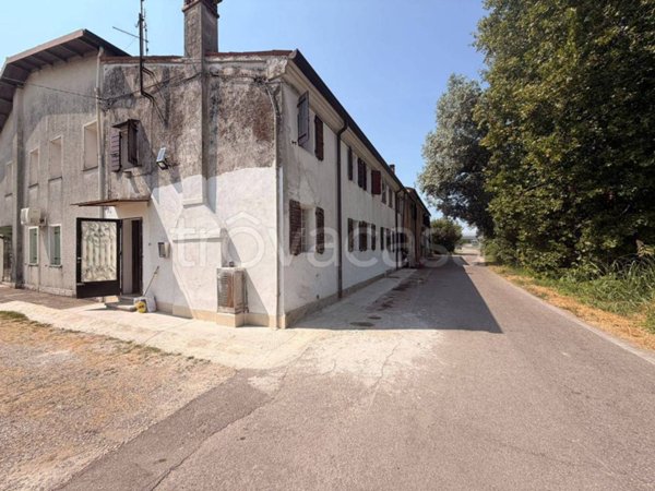 casa indipendente in vendita a Legnago in zona Porto