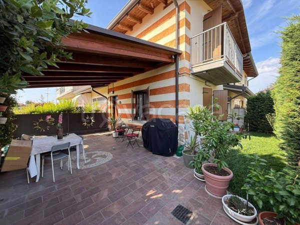 casa indipendente in vendita a Legnago in zona Porto