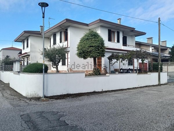 casa indipendente in vendita a Legnago in zona Vigo
