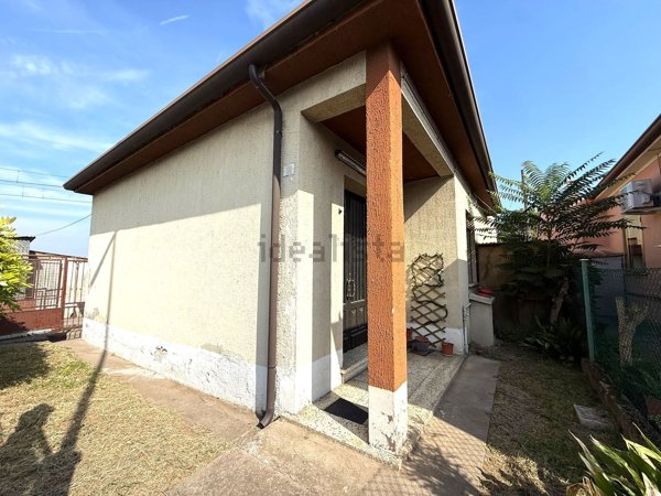 casa indipendente in vendita a Legnago in zona Porto