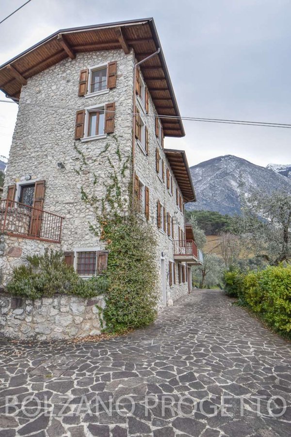 casa indipendente in vendita a Malcesine