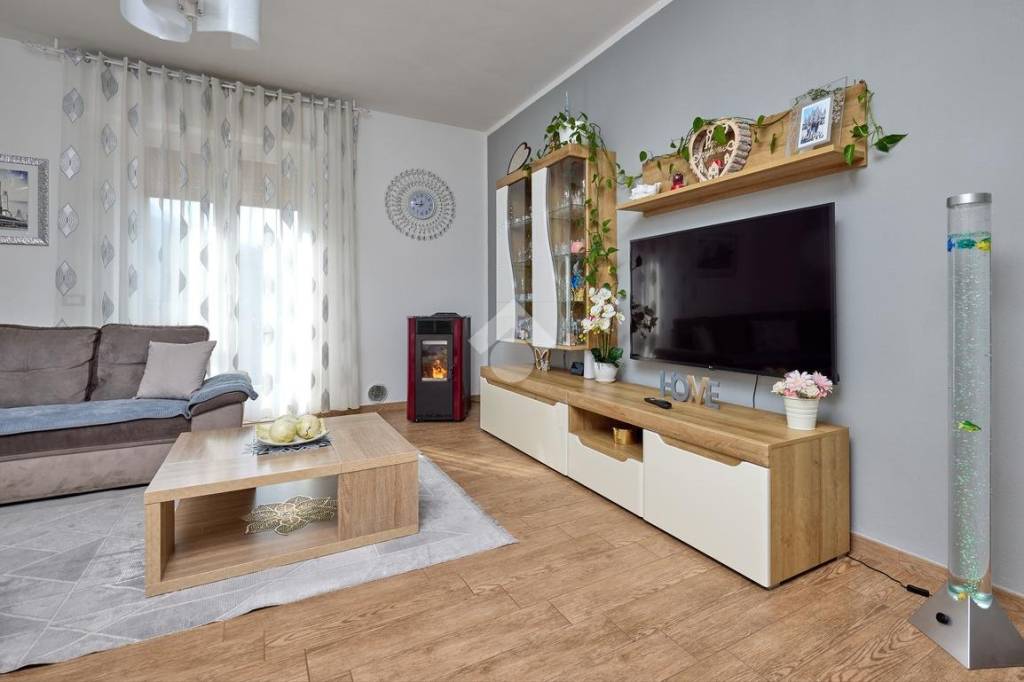 appartamento in vendita a Malcesine in zona Navene