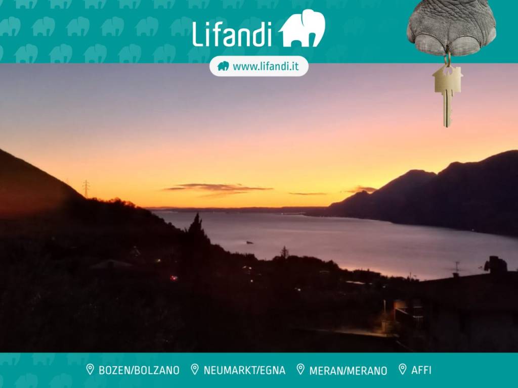 casa indipendente in vendita a Malcesine in zona Campiano