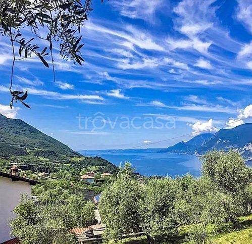 appartamento in vendita a Malcesine in zona Campiano