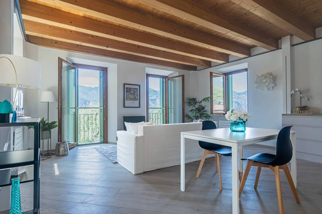 appartamento in vendita a Malcesine in zona Cassone