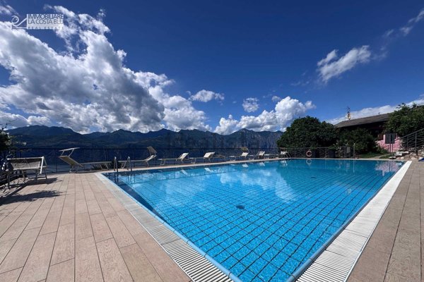 appartamento in vendita a Malcesine in zona San Maggiore