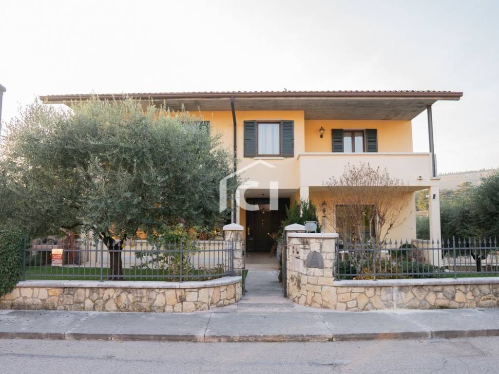 casa indipendente in vendita a Marano di Valpolicella in zona Valgatara