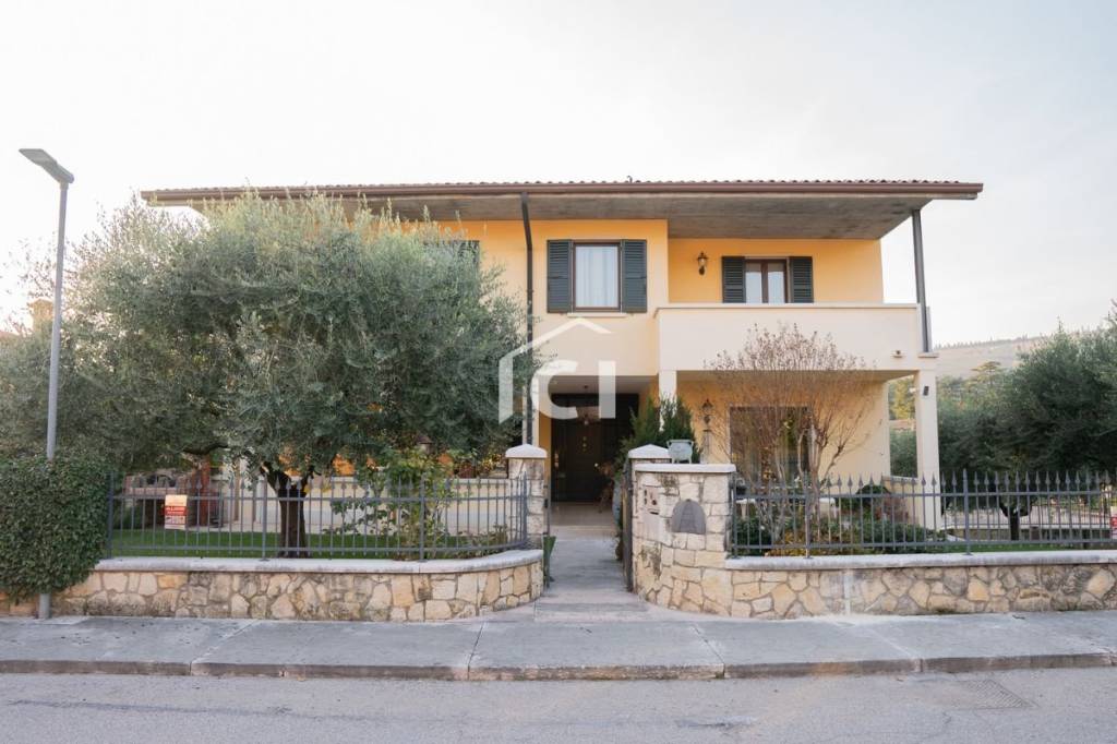 casa indipendente in vendita a Marano di Valpolicella in zona Valgatara