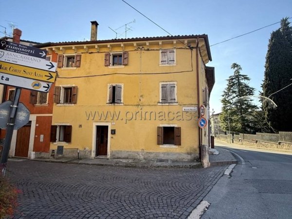 casale in vendita a Mezzane di Sotto