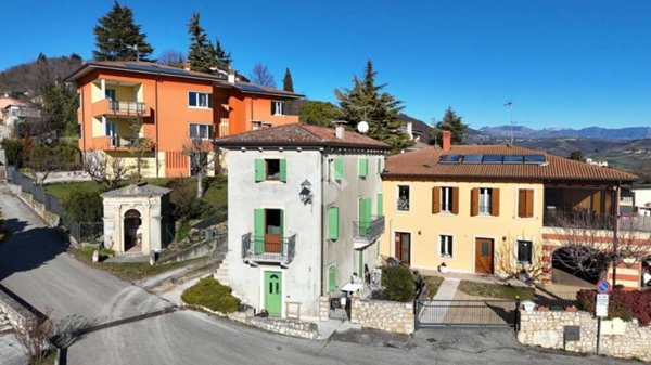 appartamento in vendita a Mezzane di Sotto in zona Castagnè