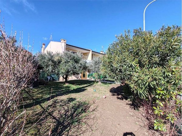 casa indipendente in vendita a Mezzane di Sotto in zona Castagnè