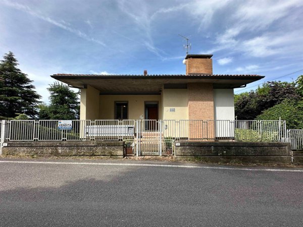 casa indipendente in vendita a Mezzane di Sotto in zona Castagnè