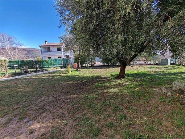 casa indipendente in vendita a Mezzane di Sotto in zona Castagnè