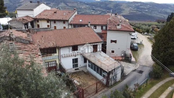 casa indipendente in vendita a Mezzane di Sotto
