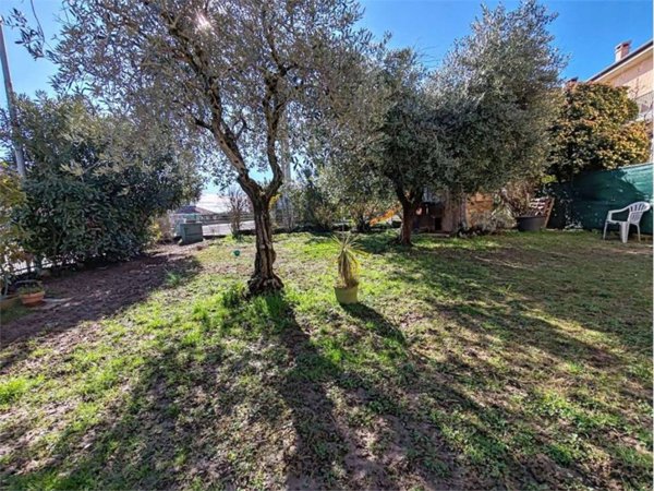 casa indipendente in vendita a Mezzane di Sotto in zona Castagnè