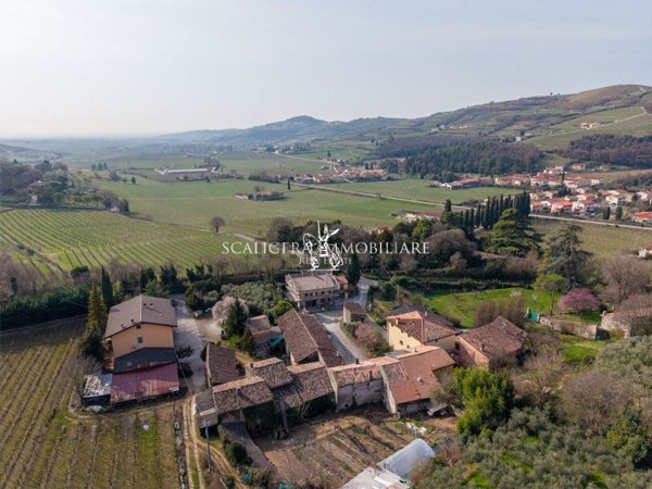 casale in vendita a Mezzane di Sotto