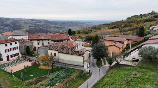 casa semindipendente in vendita a Mezzane di Sotto in zona Castagnè