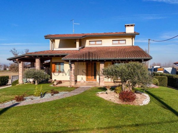 casa indipendente in vendita a Minerbe in zona Anson