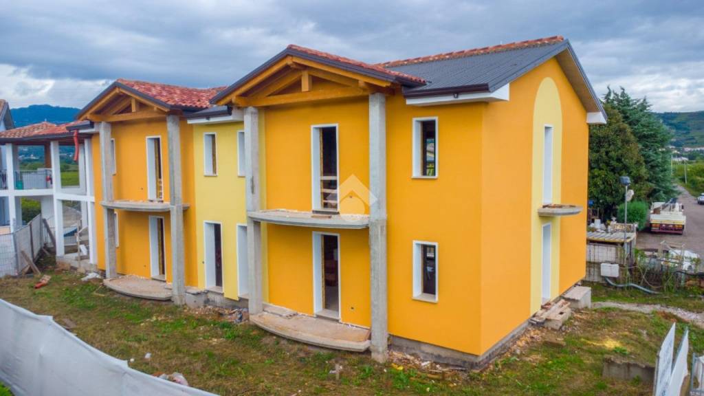 appartamento in vendita a Montecchia di Crosara