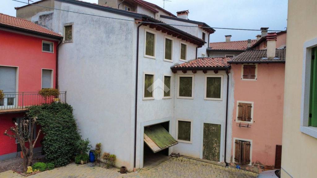 casa indipendente in vendita a Montecchia di Crosara