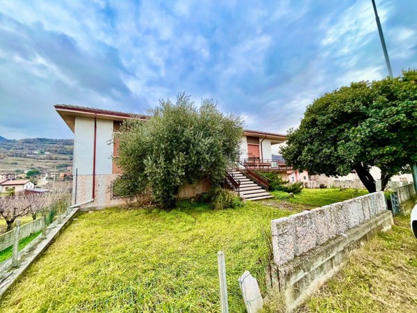 casa indipendente in vendita a Montecchia di Crosara