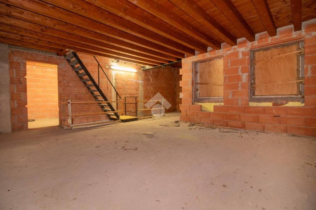 casa indipendente in vendita a Montecchia di Crosara