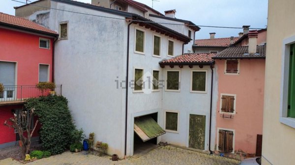 casale in vendita a Montecchia di Crosara