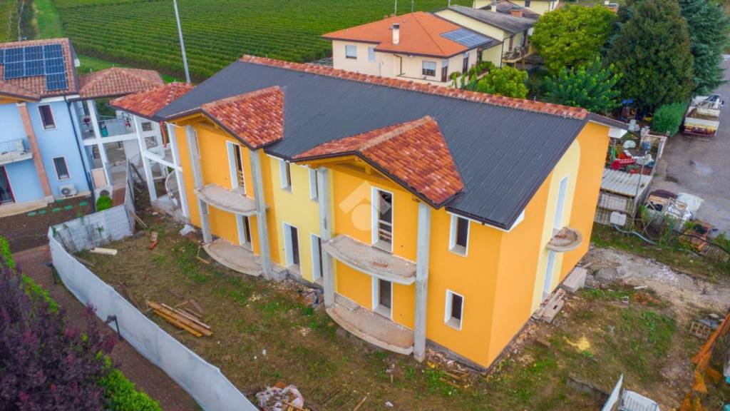 casa indipendente in vendita a Montecchia di Crosara