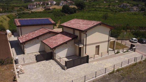 casa indipendente in vendita a Montecchia di Crosara