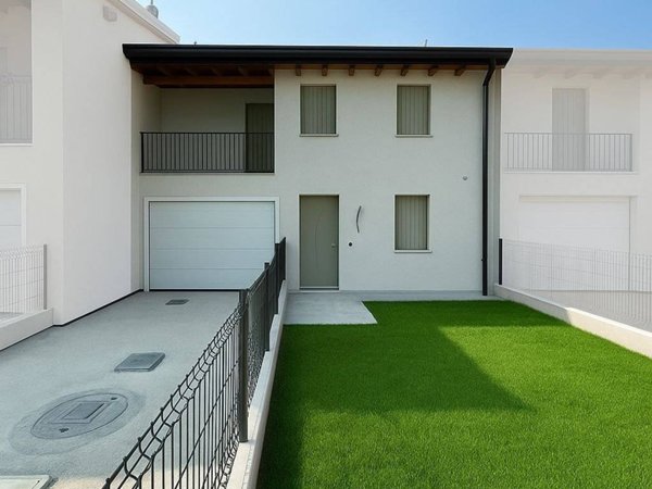 casa indipendente in vendita a Montecchia di Crosara