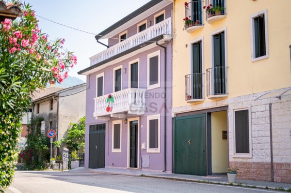casa indipendente in vendita a Montecchia di Crosara